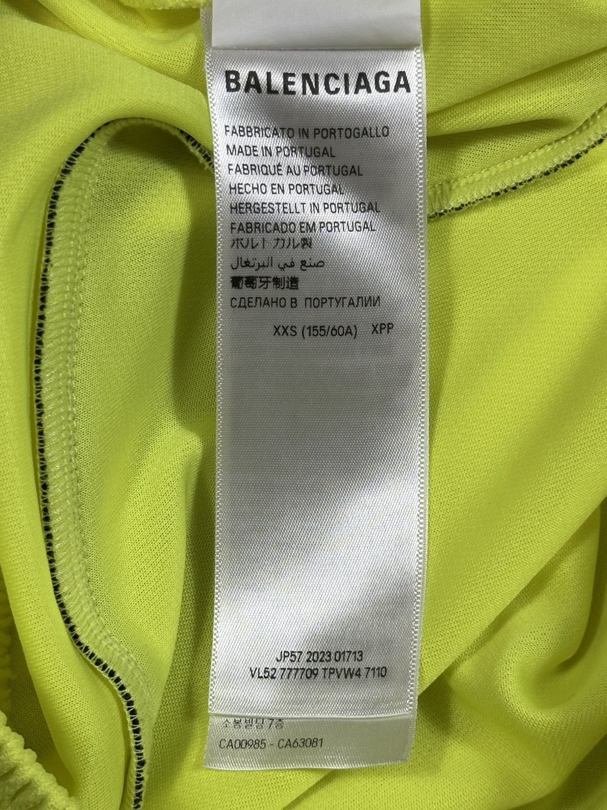 Balenciaga Balenciaga Baggy Oversized Logo Soccer Shorts Neon Yellow Size US 32 / EU 48 - 17 Thumbnail