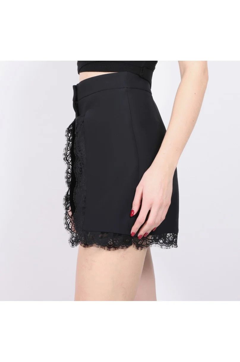 Alexander McQueen o1y0225 Short in Black Size 27" / US 4 / IT 40 - 2 Thumbnail