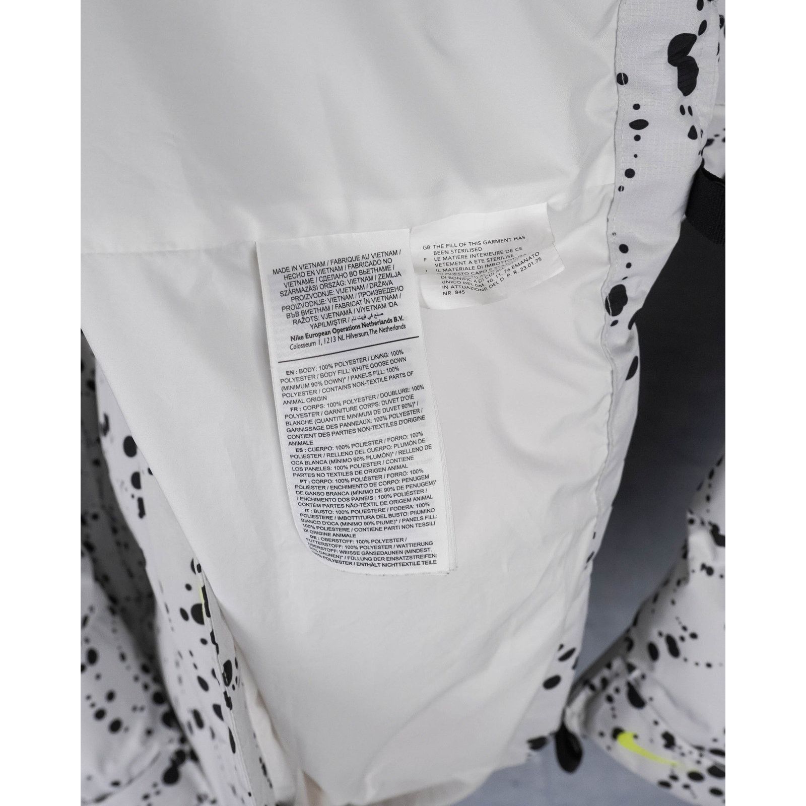 Nike ACG Nike acg white splatter tech winter goose down puffer jacket Size US L / EU 52-54 / 3 - 14 Thumbnail