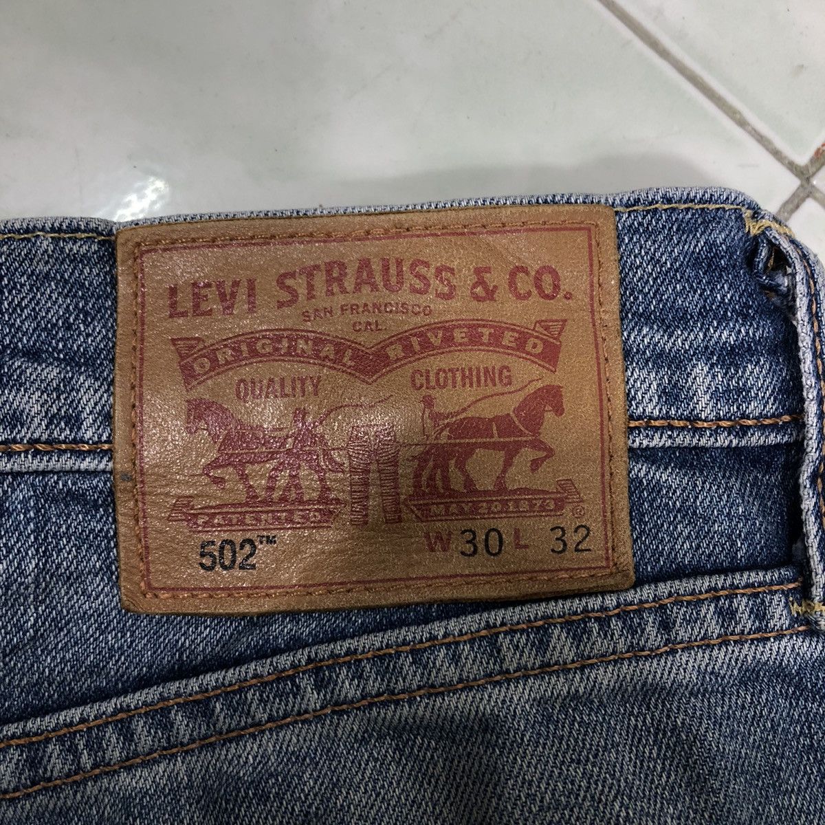 Levi's 🔥90’s Vintage Levi’s Distressed Denim Jeans Size US 32 / EU 48 - 13 Thumbnail
