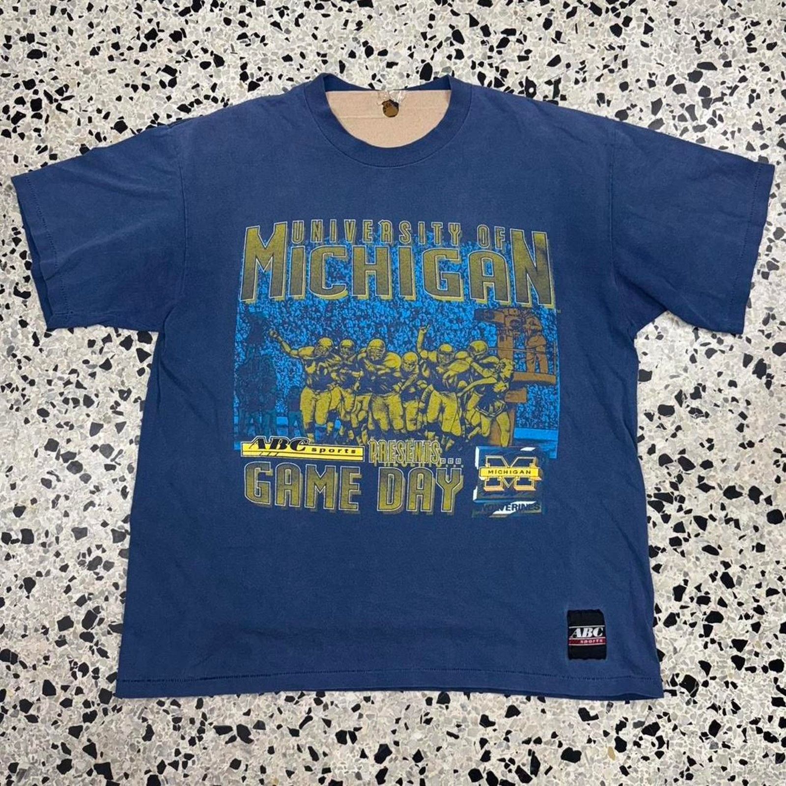 Vintage VINTAGE 90S SINGLE STITCH NUTMEG UNIVERSITY OF MICHIGAN TEE: Size US L / EU 52-54 / 3 - 1 Thumbnail