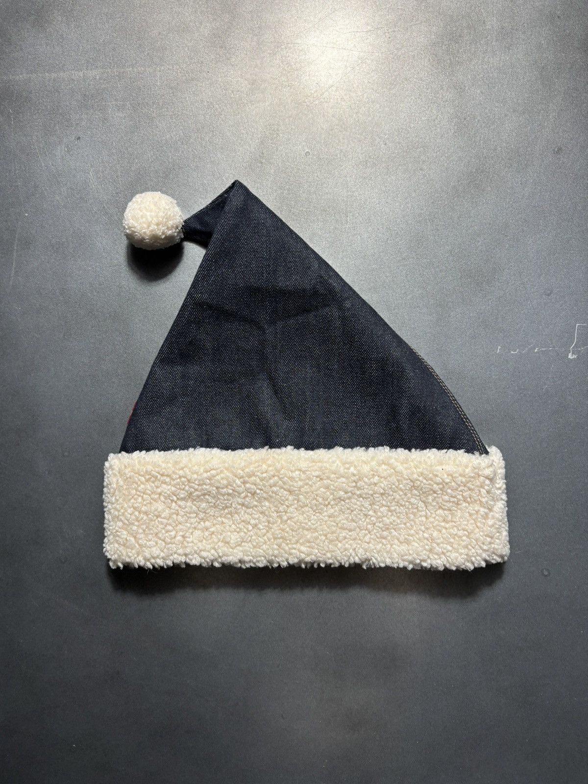 Levi's Levi's Santa Hat Red Tab Denim Silly Cap 2010s Pom Pom Elf Size ONE SIZE - 8 Thumbnail