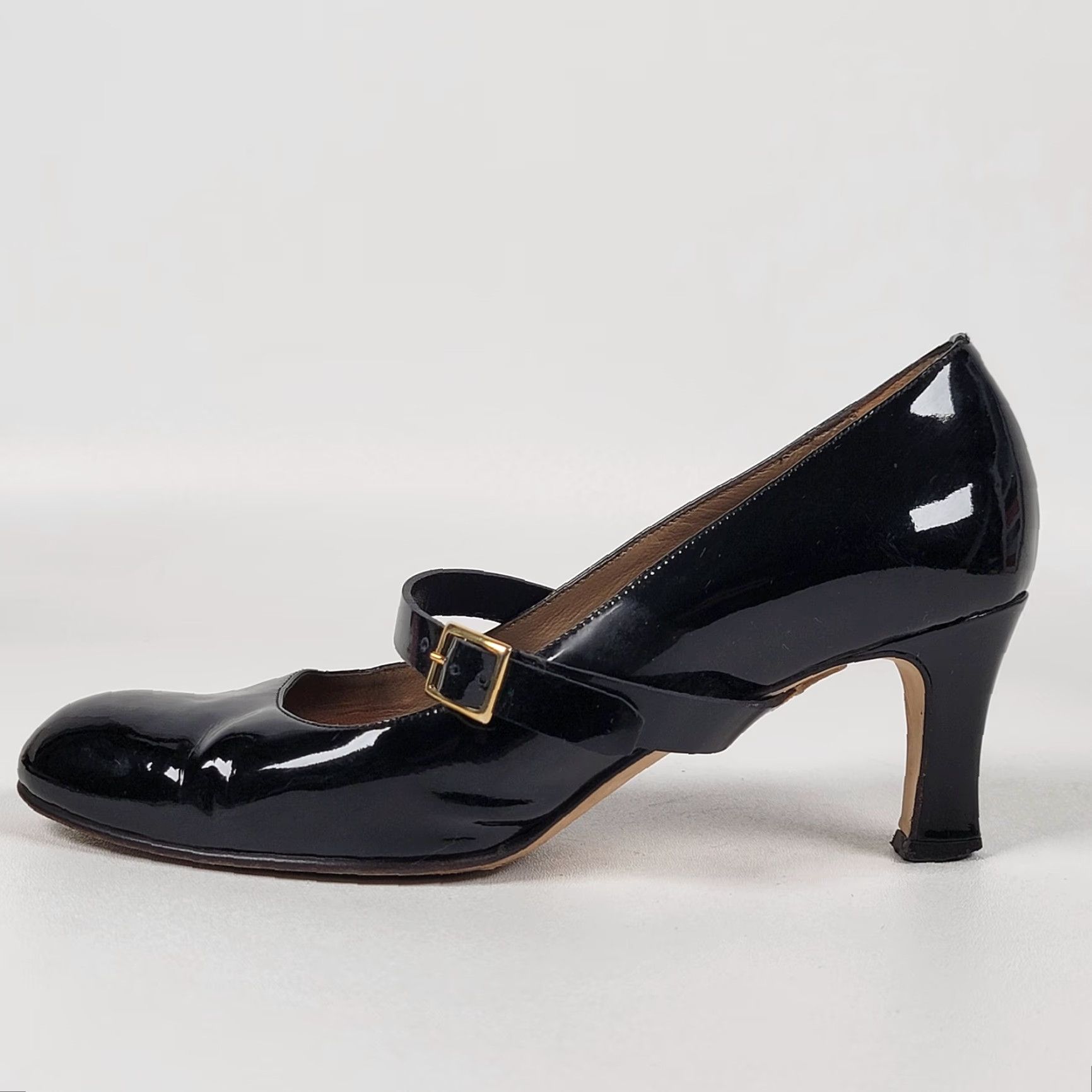 Vintage Anyi Lu Black Patent Leather Buckle Strap Pumps 9 Italy Women's Pump Kitten Heel Formal Party/Cocktail Casual Shoes Size US 9 / IT 39 - 5 Thumbnail