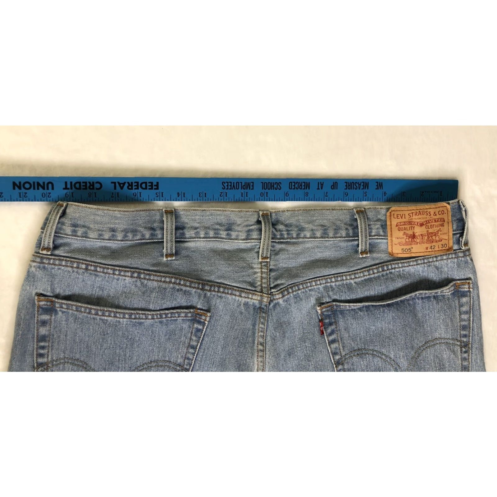 Levi's VINTAGE Levi's 505 Jeans Regular Fit 40x30 Blue Denim 90s Classic Medium Wash Men Regular Jeans Size US 40 / EU 56 - 6 Thumbnail