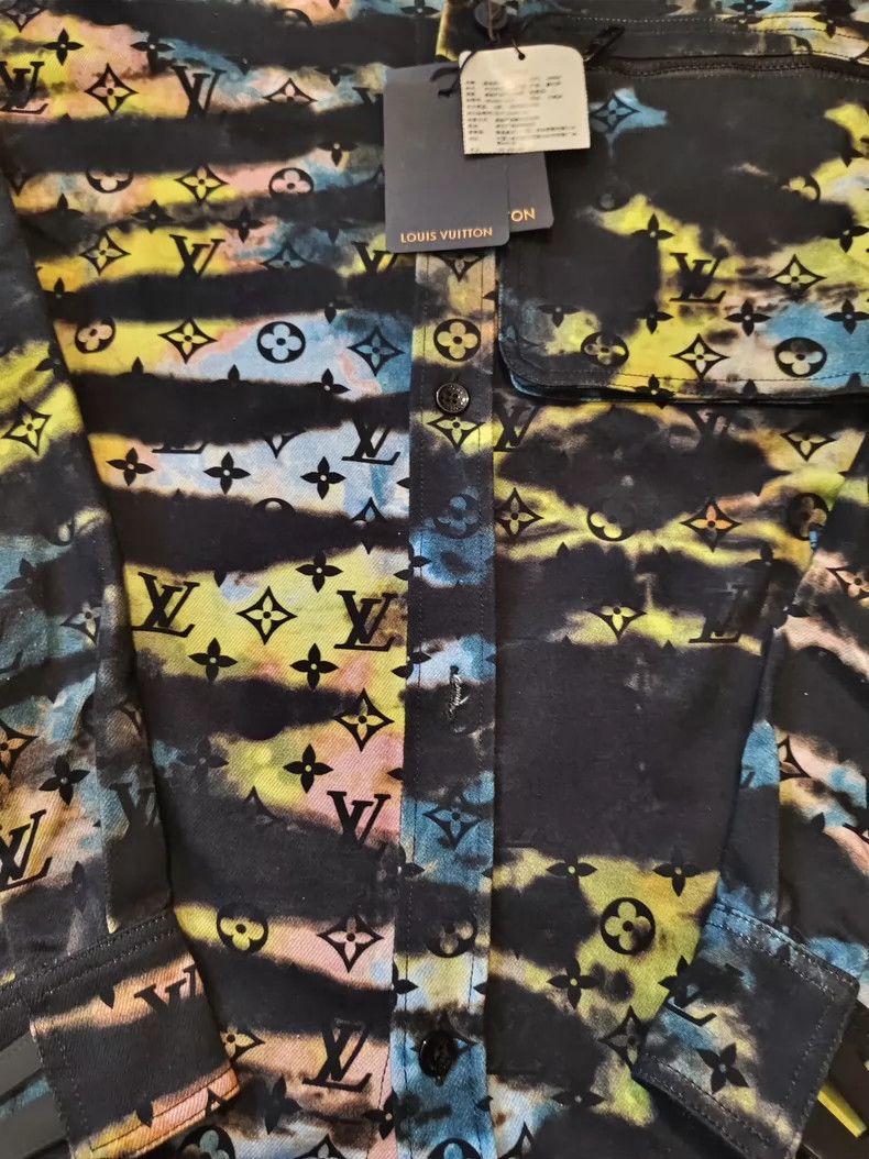 Louis Vuitton Louis Vuitton Tie-dyed shirt Size US M / EU 48-50 / 2 - 2 Thumbnail