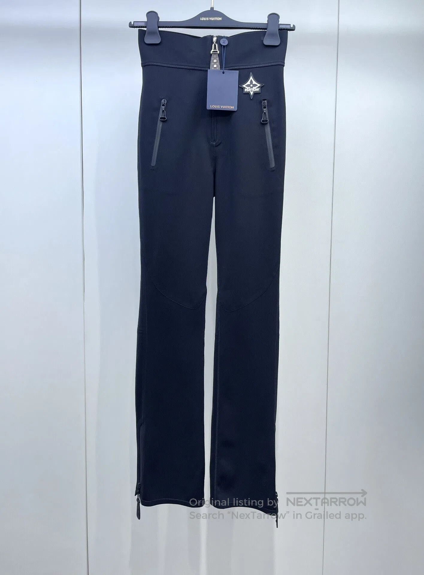 LV 25 High-Waist Yoga Pants.