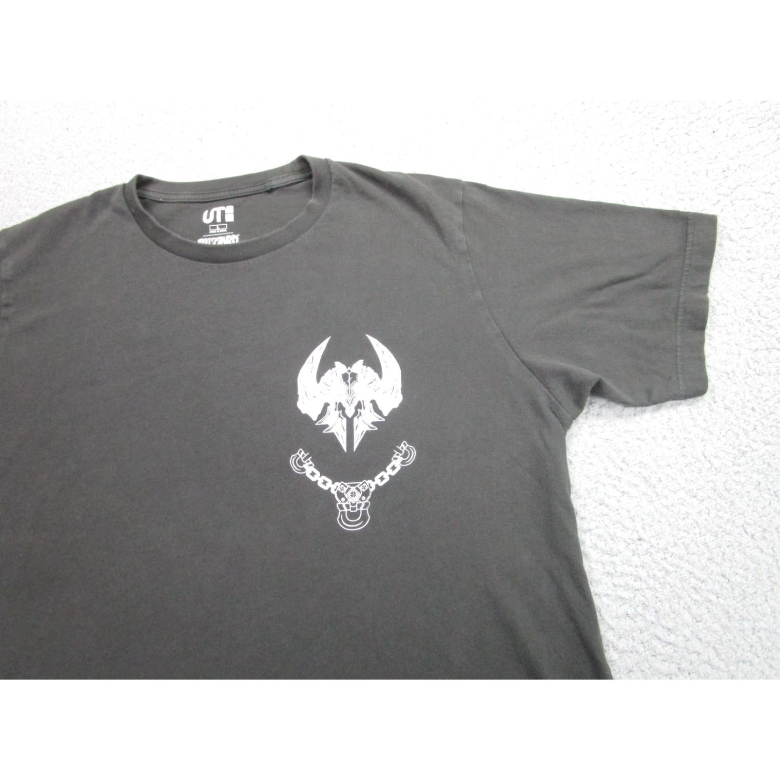 Uniqlo VINTAGE Uniqlo Shirt Mens L Gray Blizzard Horned Skull Game Graphic Tee UT 2019 Size US L / EU 52-54 / 3 - 3 Thumbnail