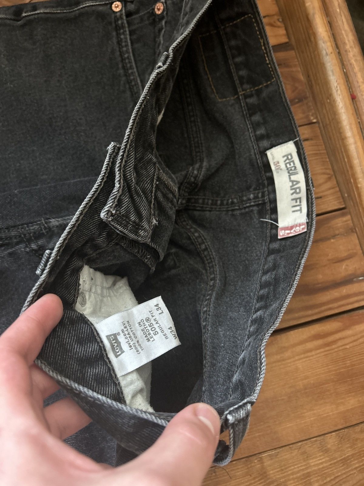Levi's × Vintage Vintage 90s Y2K Levi’s Black 505 Denim Jeans Size US 33 - 2 Thumbnail