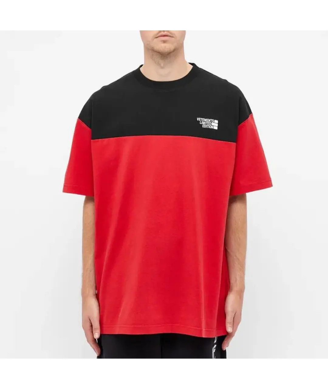 Vetements o1y0924 T-Shirt in Red/Black Size US XS / EU 42 / 0 - 3 Thumbnail