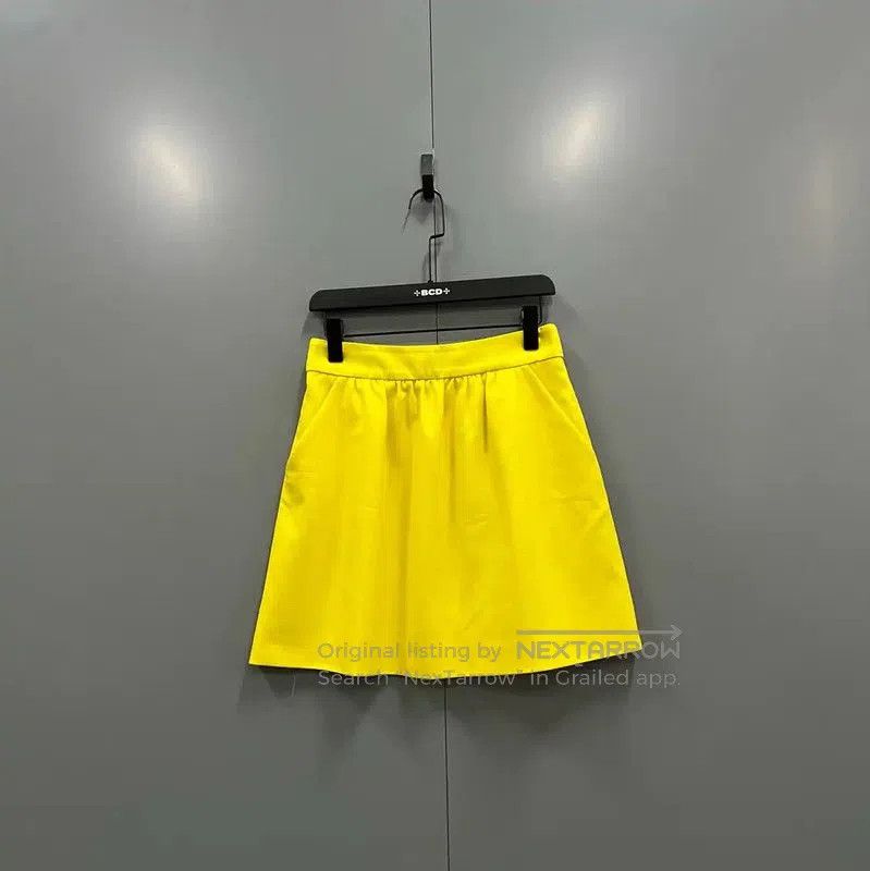 Valentino Valentino Yellow Cotton Women's Shorts . Size 28" / US 6 / IT 42 - 1 Thumbnail