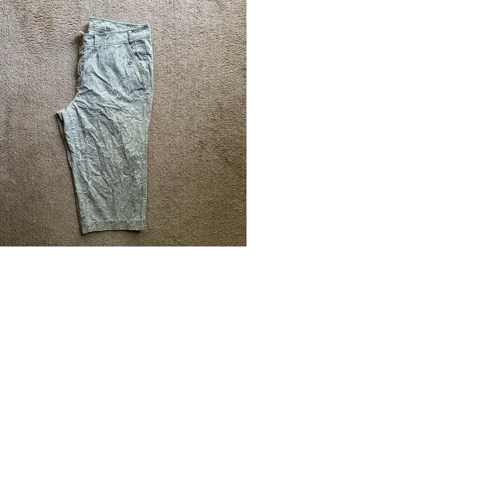 Faded Glory Faded Glory Pants Womens 22W Capri High Rise Floral Light Green Size 40" / US 18 - 9 Thumbnail