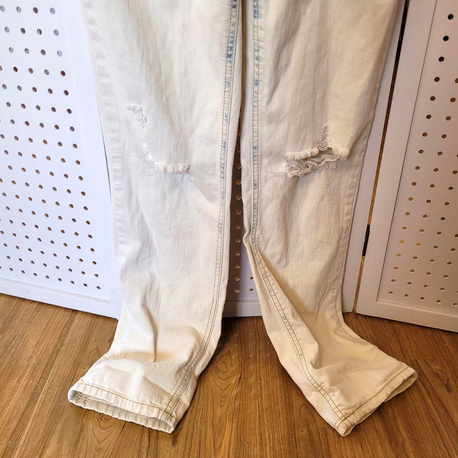 Mossimo Mossimo Women's Distressed Denim Overalls Acid Wash XS TP Size 26" / US 2 / IT 38 - 10 Thumbnail