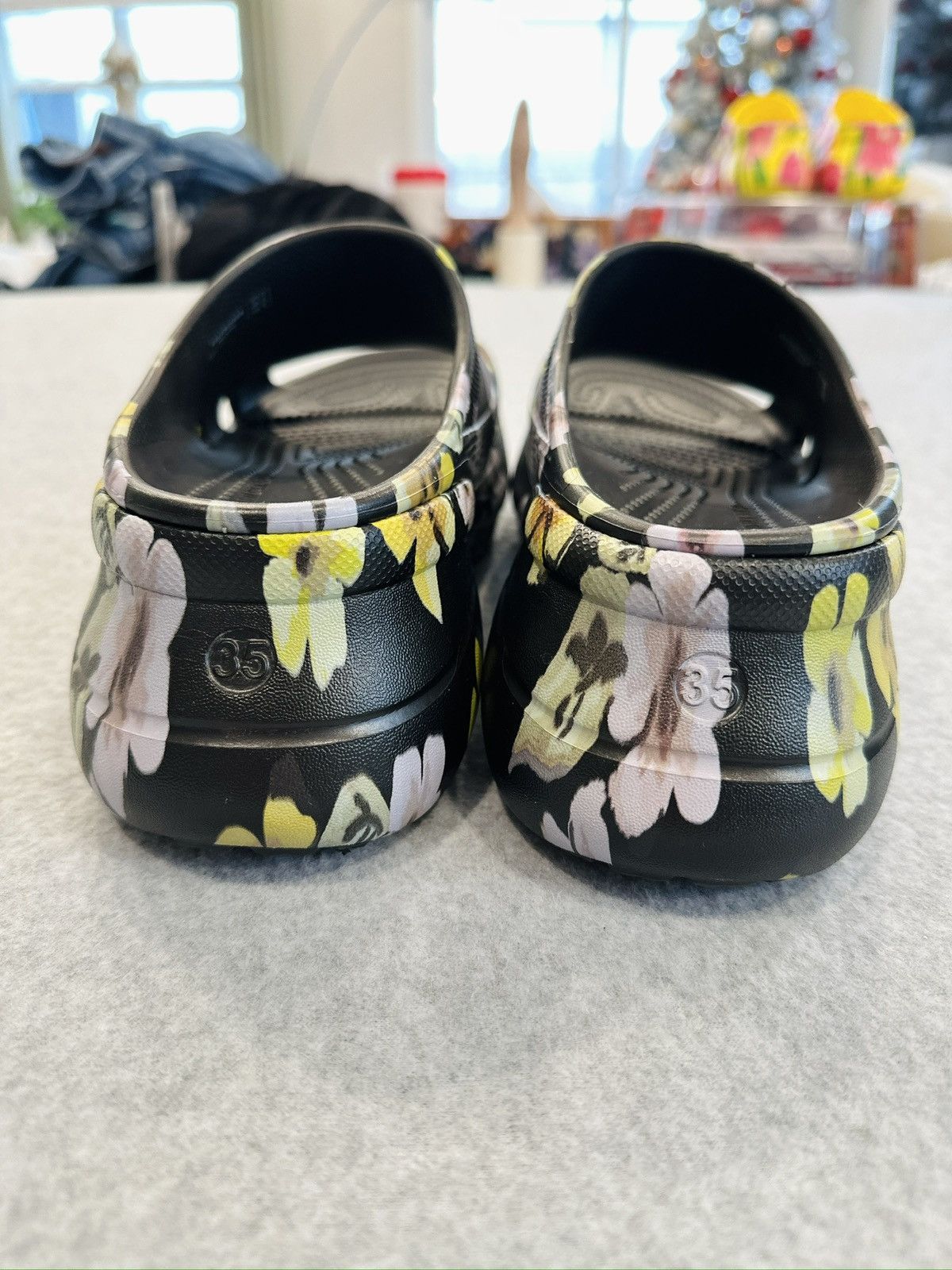 Balenciaga × Crocs Rare sold out collab with Balenciaga x Crocs Size US 6 / IT 36 - 10 Thumbnail