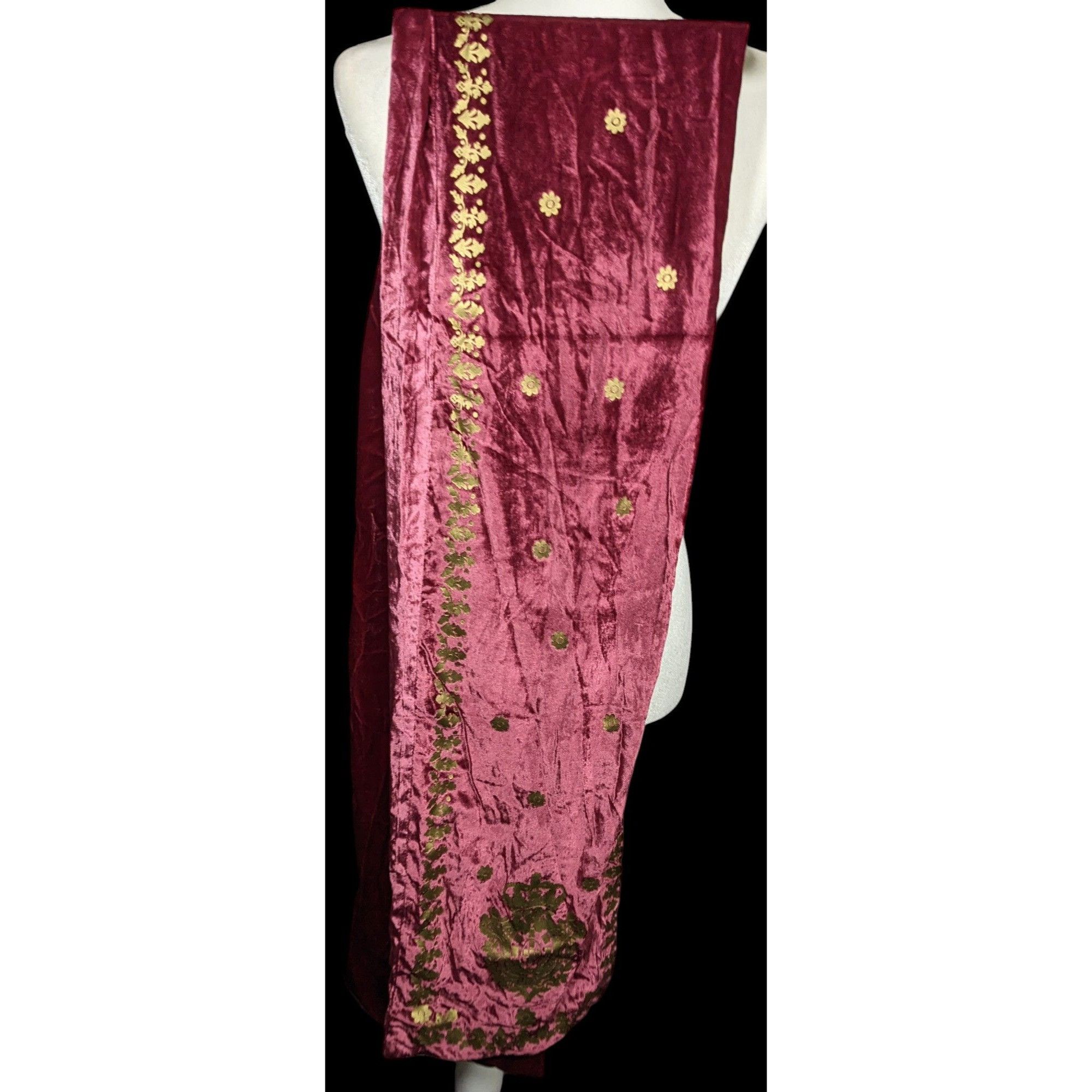 Other The Met Burgundy And Gold Velvet Royal Crest Scarf Size ONE SIZE - 2 Thumbnail