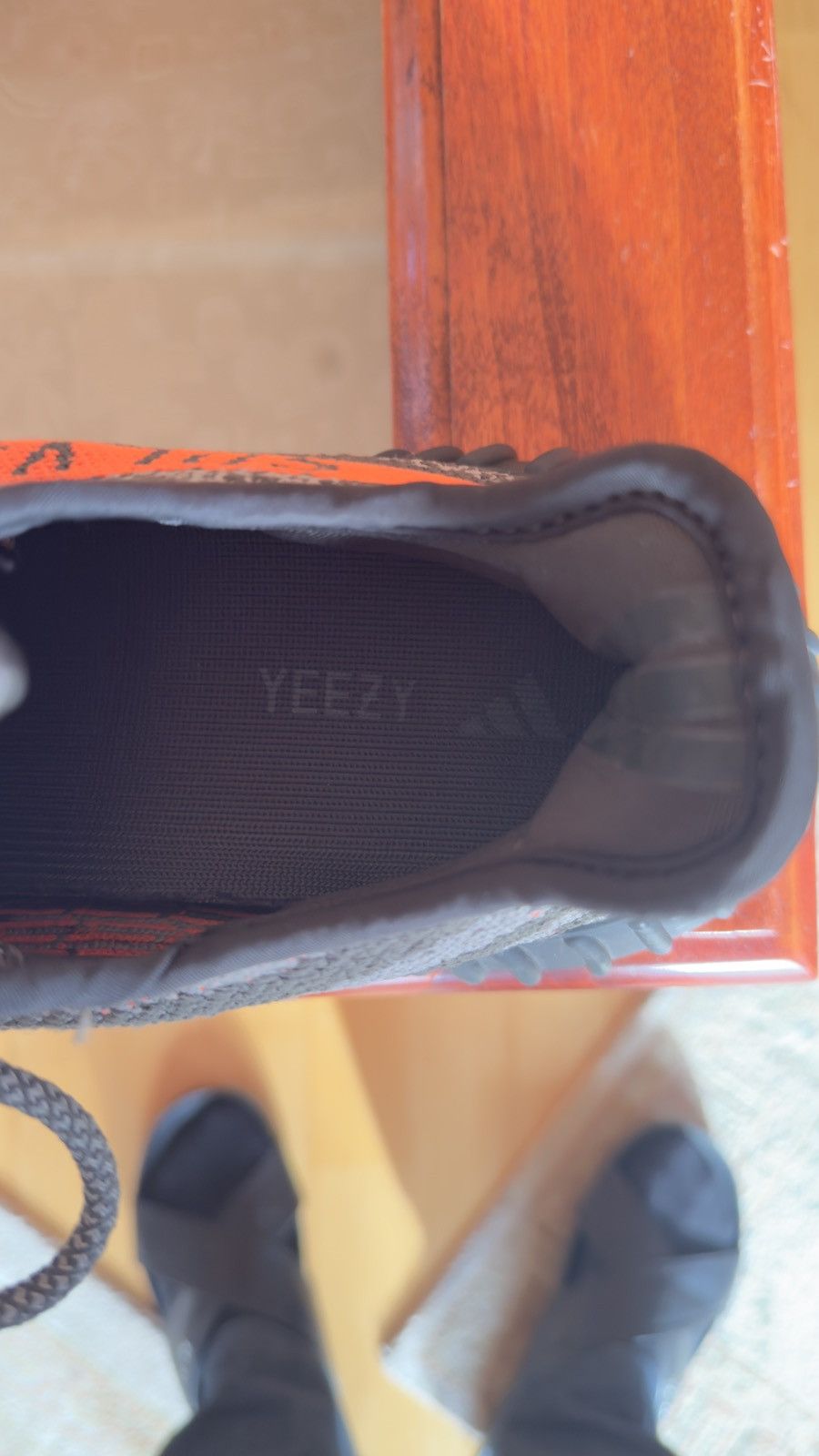 Adidas Adidas Yeezy 350 V2 Carbon Beluga Size US 8.5 / EU 41-42 - 4 Thumbnail