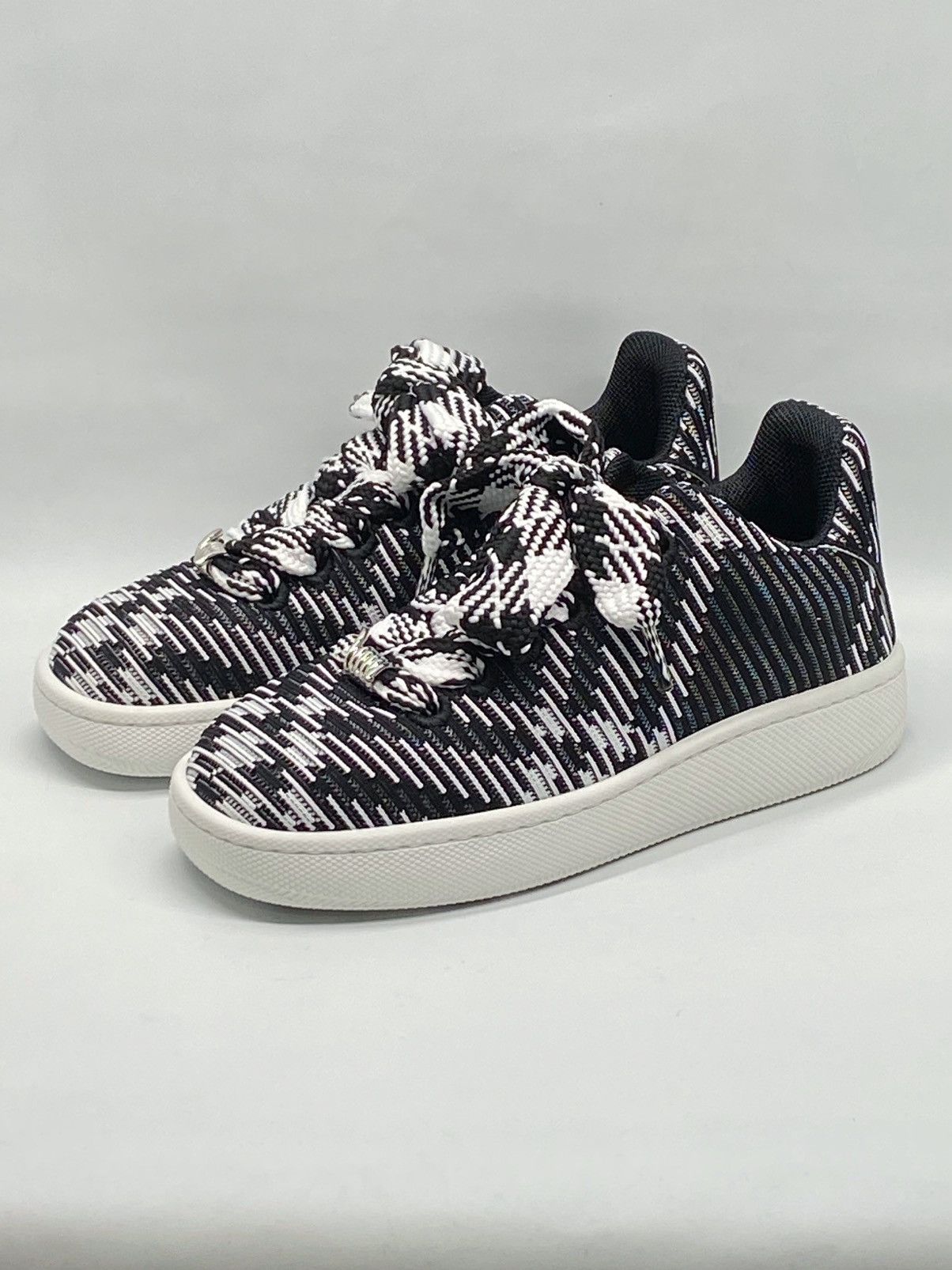 Burberry Burberry Black & White Check Knit Box Sneakers size 37 Size US 7 / IT 37 - 4 Thumbnail