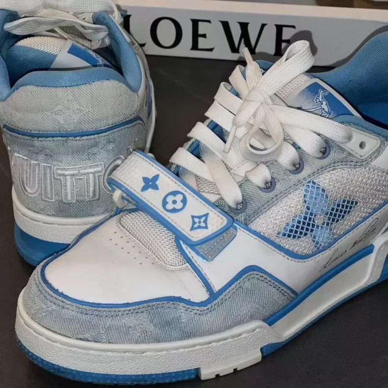 Louis Vuitton Louis Vuitton Louis Vuitton Sneakers in Blue and White-250 Size US 8 / EU 41 - 5 Thumbnail