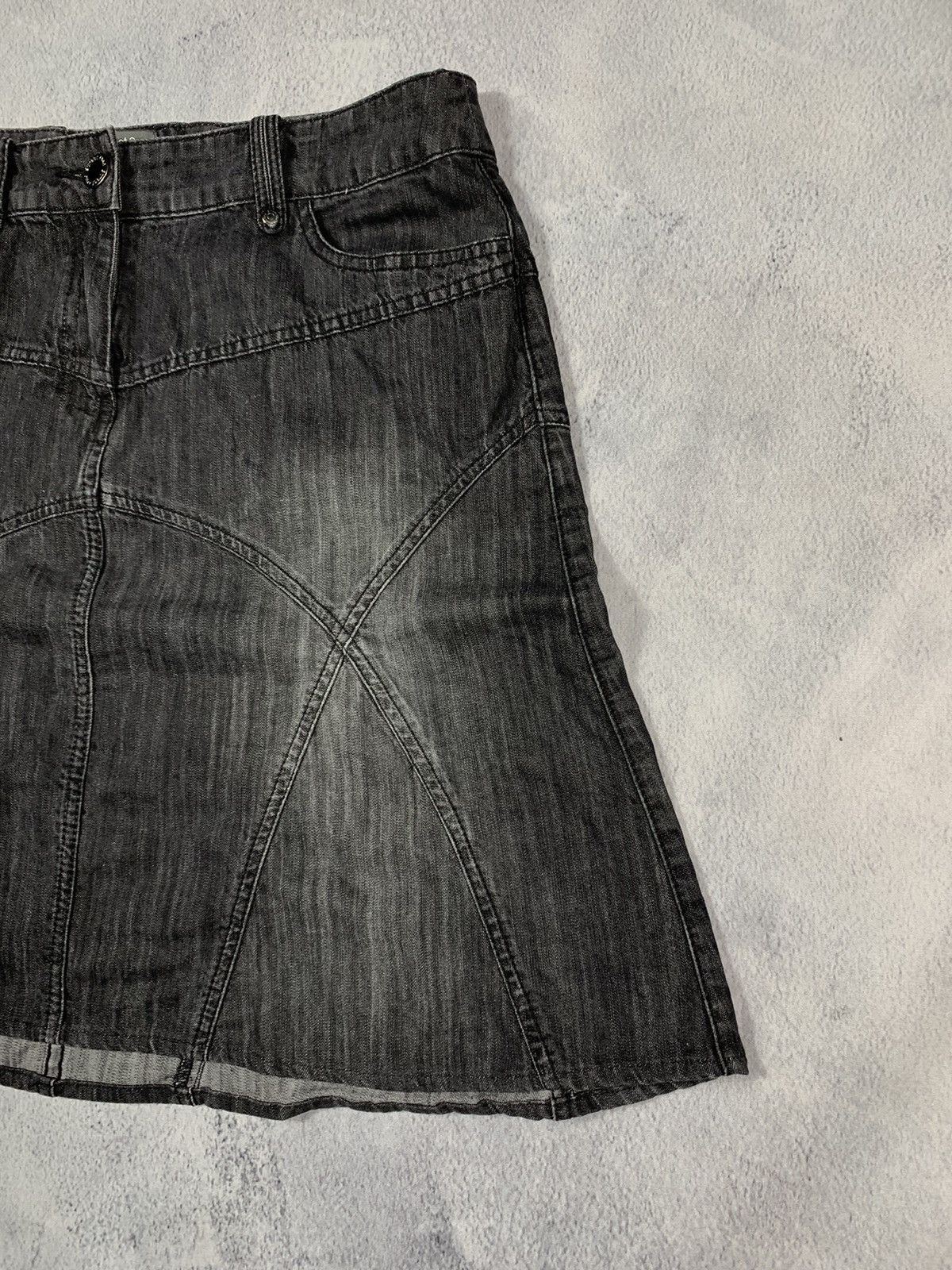 Vintage Vintage Y2K Denim midi skirt faded streetwear style size 33 Size 32" / US 10 / IT 46 - 3 Thumbnail