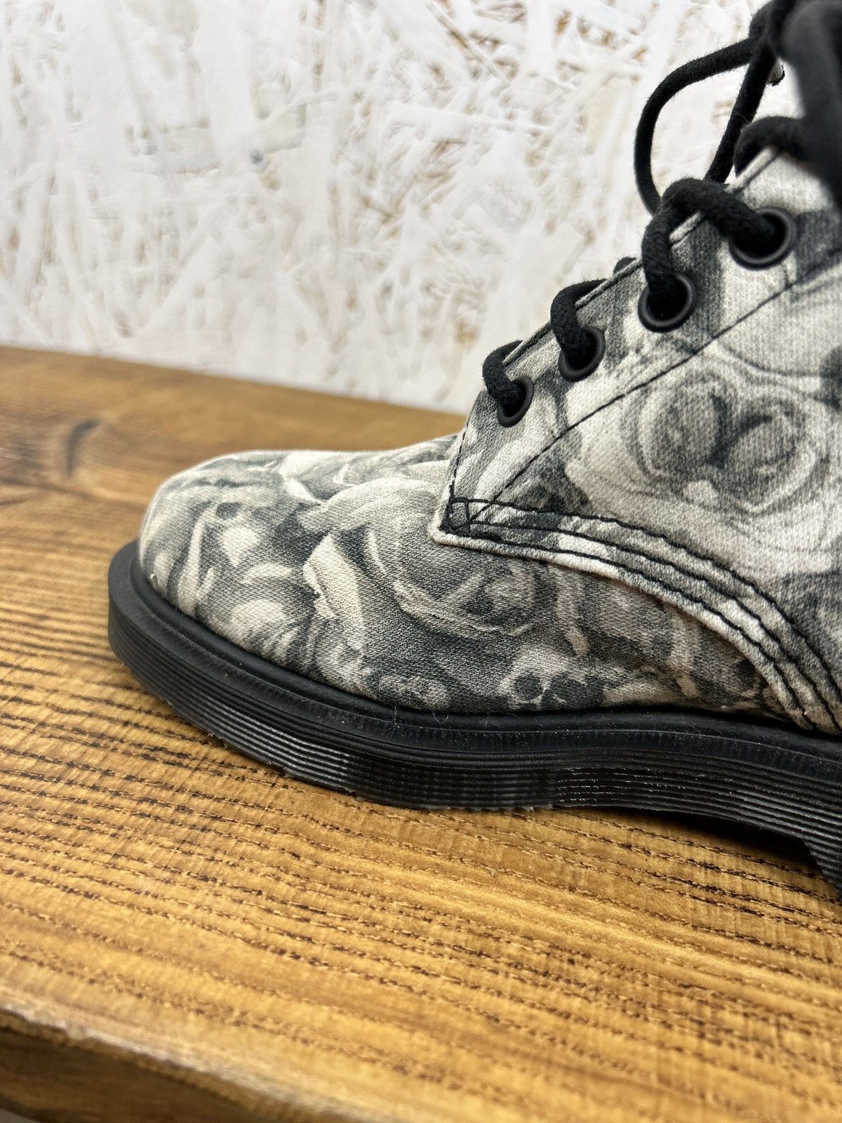 Dr. Martens Dr Martens 1460 Beckett Canvas Black Grey Roses Boots US 4 Size US 4 / IT 34 - 10 Thumbnail