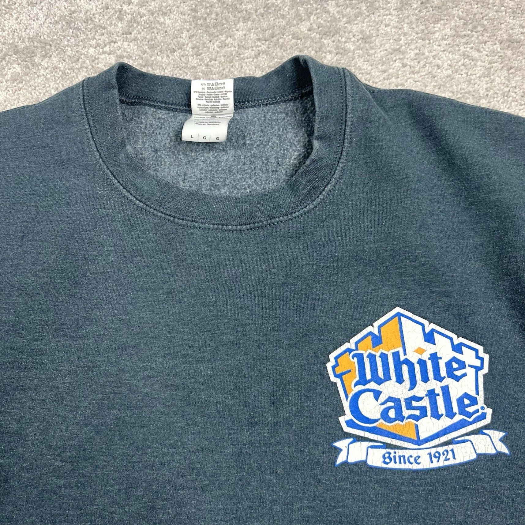 Gildan VINTAGE Gildan Sweatshirt Men Large Gray White Castle Retro Y2K Logo Graphic Print Stains Size US L / EU 52-54 / 3 - 4 Thumbnail
