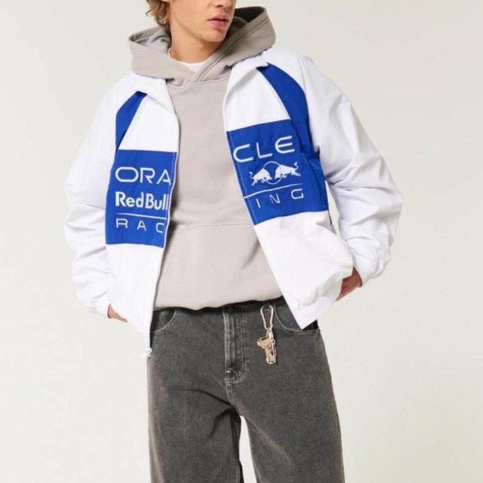 Hollister Oracle red bull racing graphic in XL Size US XL / EU 56 / 4 - 4 Thumbnail