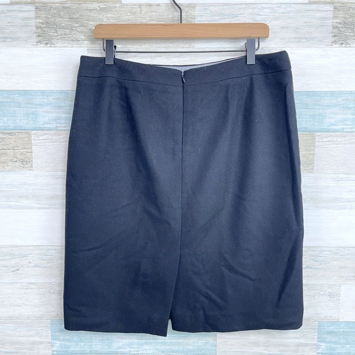 J.Crew J Crew Double Serge Wool Pencil Skirt Black Back Vent 12 Size 34" / US 12 / IT 48 - 2 Thumbnail