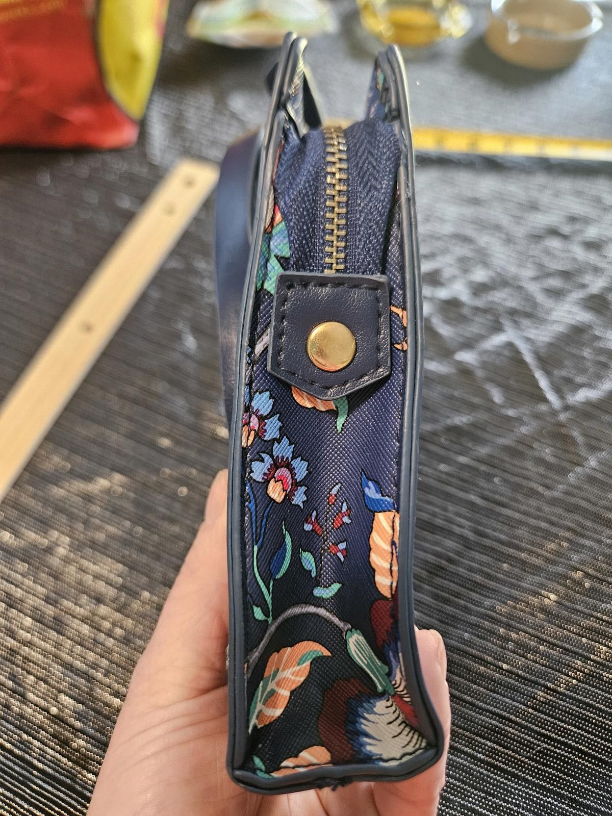Designer London First, small leather bag, blue with floral print Size ONE SIZE - 3 Thumbnail