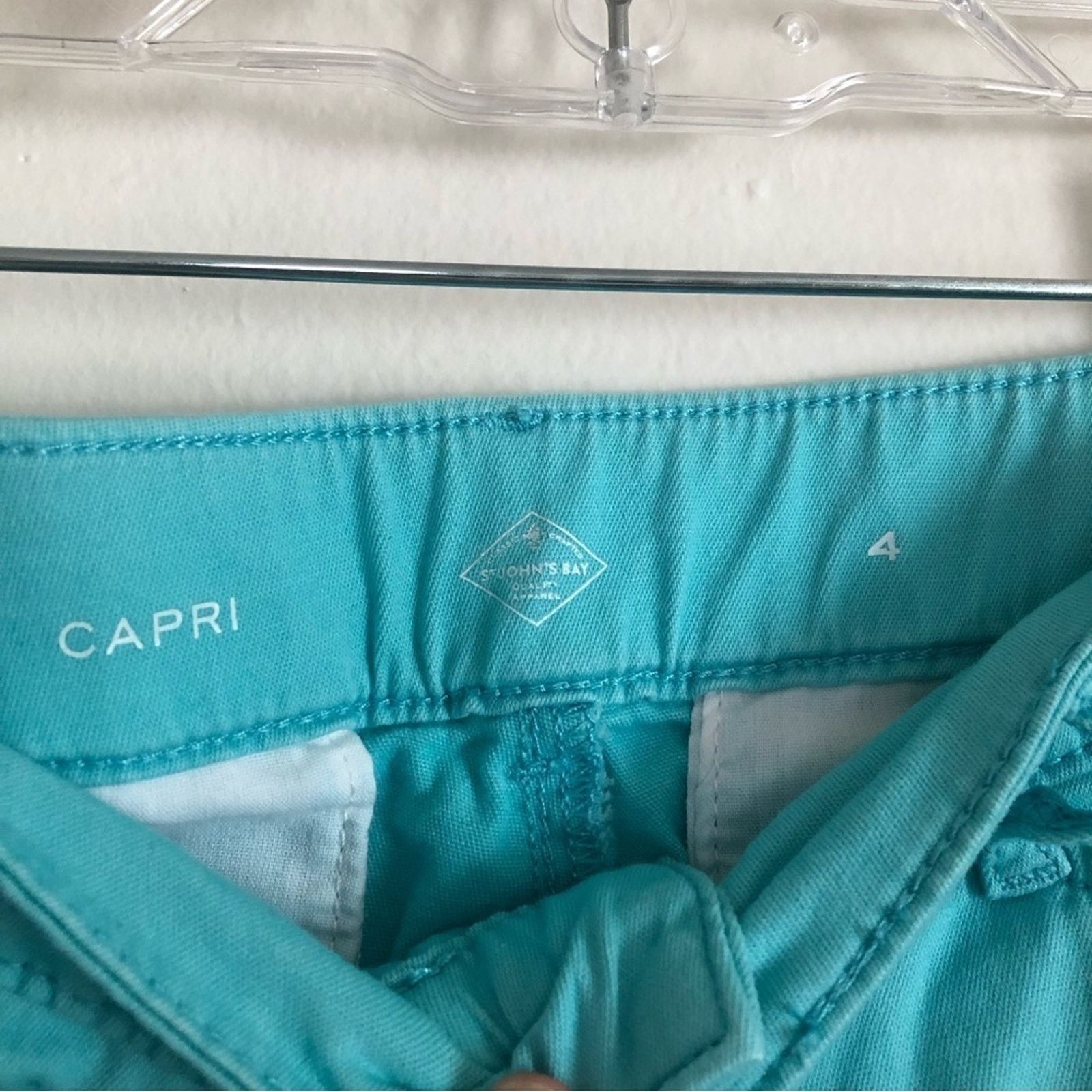 St. Johns Bay St Johns Bay Aqua Sail Turquoise Blue Cropped Capri Pants Size 27" / US 4 / IT 40 - 5 Thumbnail