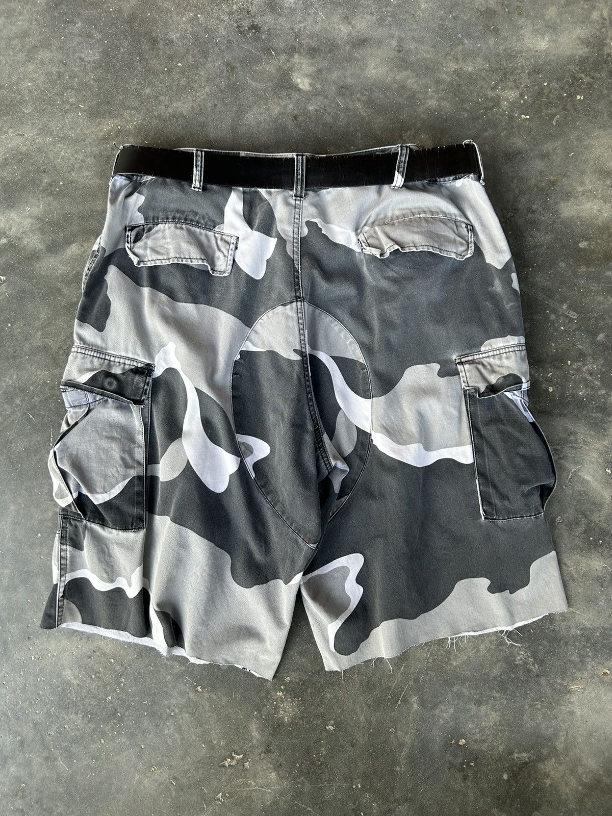 Other VINTAGE CAMO JORTS 🪖 Size US 39 - 2 Thumbnail