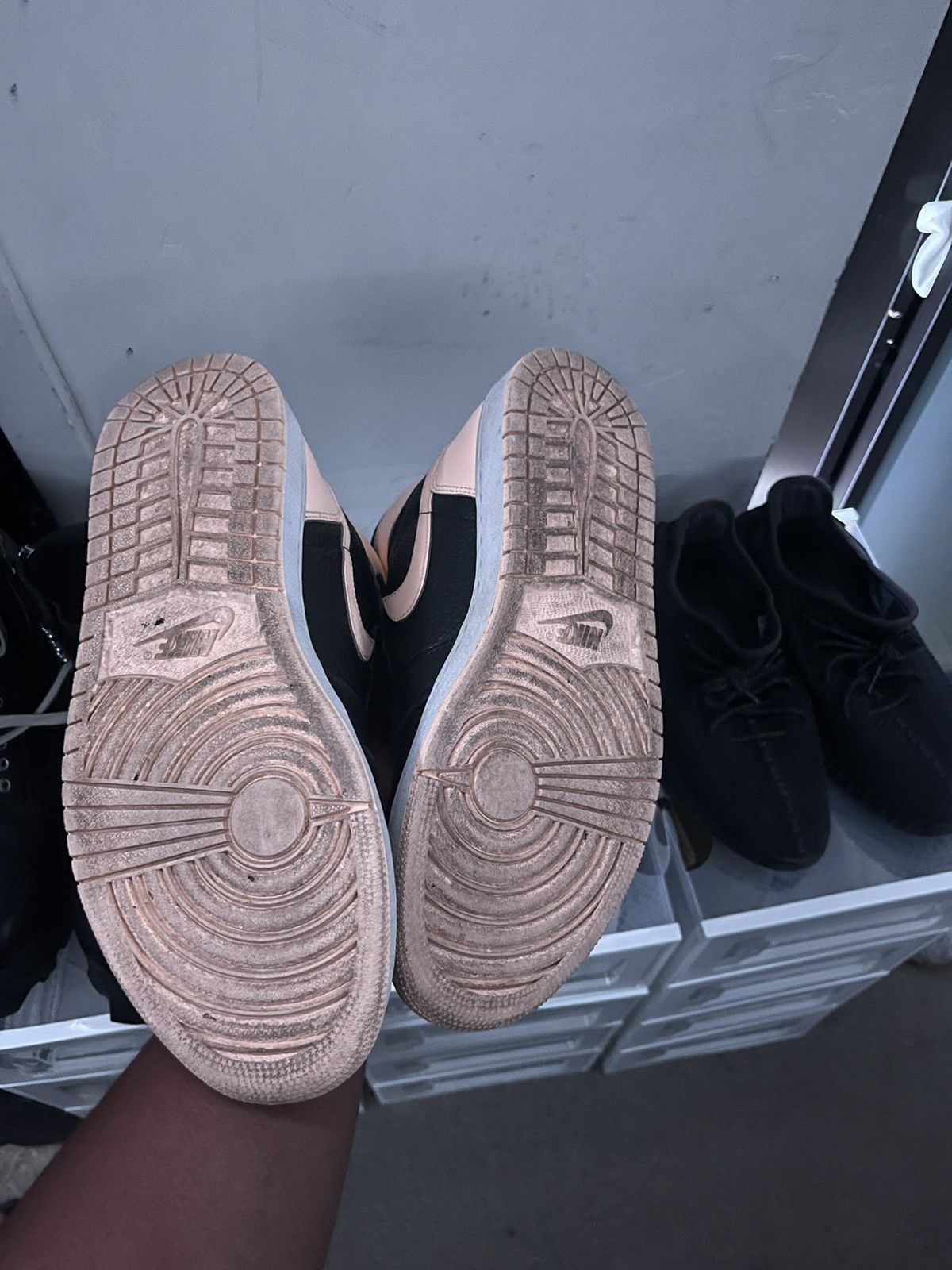 Jordan Brand Crimson tint Jordans Size US 10.5 / EU 43-44 - 2 Thumbnail