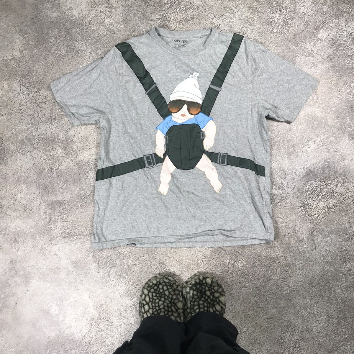 Vintage Vintage Y2K Graphic Tee Baby Carrier Funny Streetwear XL Size US XL / EU 56 / 4 - 1 Thumbnail