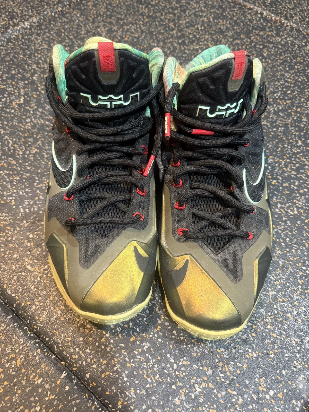 Nike Lebron 11 Kings Pride Size 9 Size US 9 / EU 42 - 3 Thumbnail