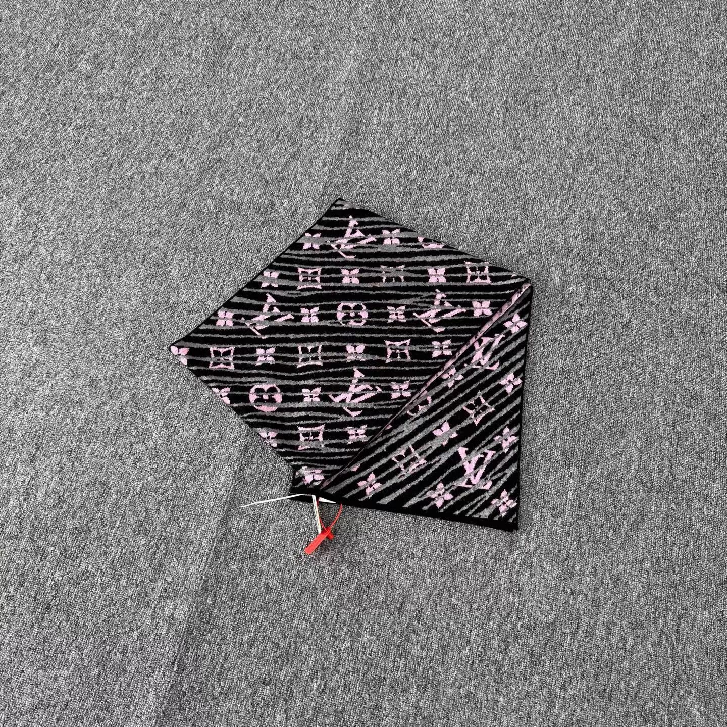 Louis Vuitton LV color blocked double-sided monogram wool scarf 99 new Size ONE SIZE - 2 Thumbnail