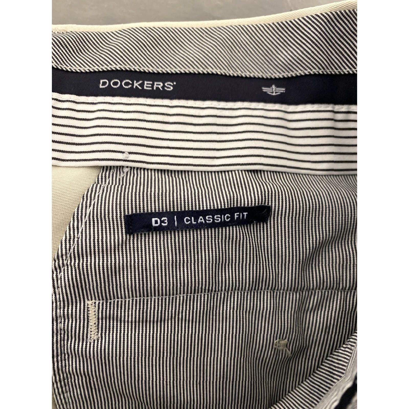 Dockers DOCKERS Men's Straight Fit Chino Pants, Size 36x29, Beige, Mid Rise, Hidden Pocket Size US 36 / EU 52 - 7 Thumbnail