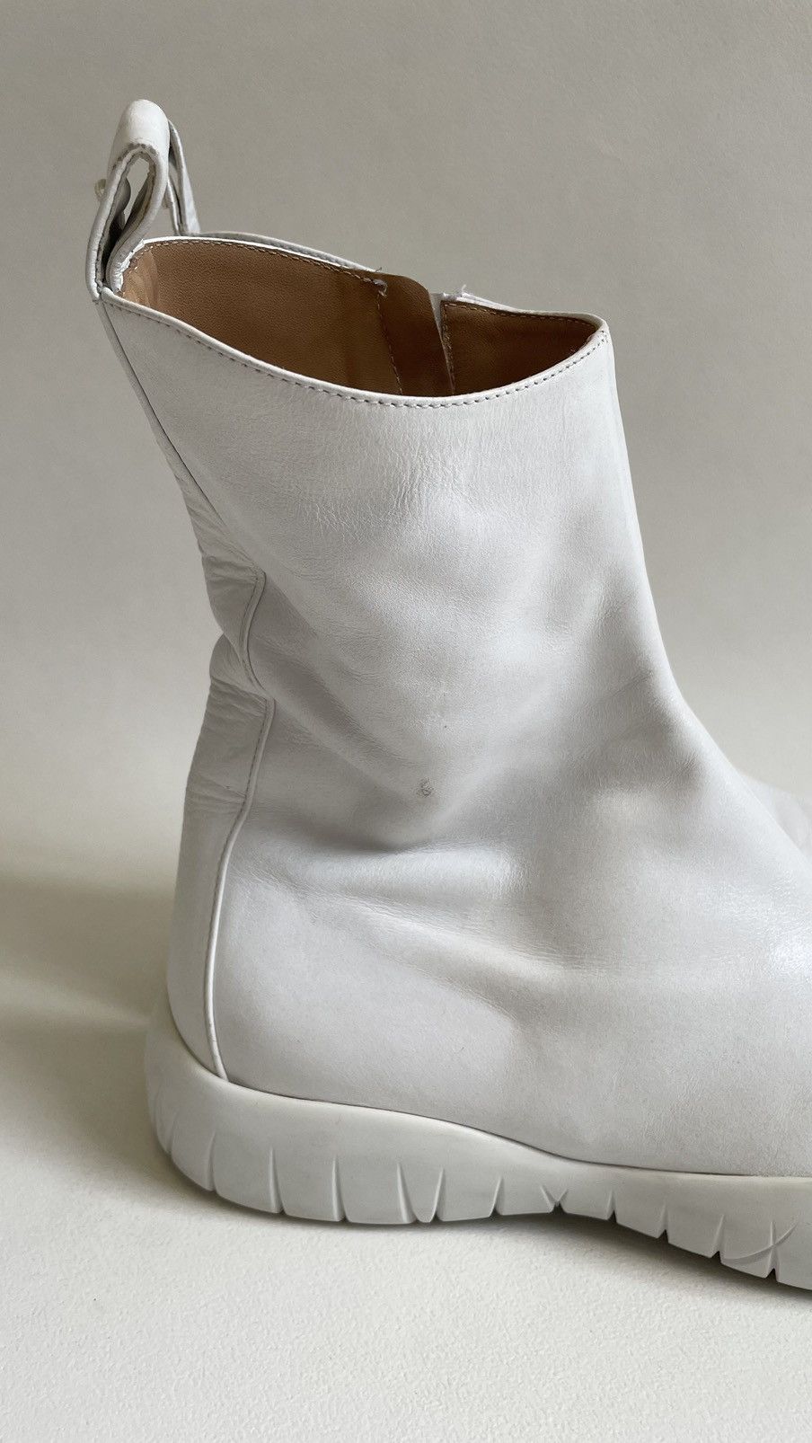 Maison Margiela White Leather Scuba Tabi Boots / Sneakers Size US 7 / IT 37 - 9 Thumbnail