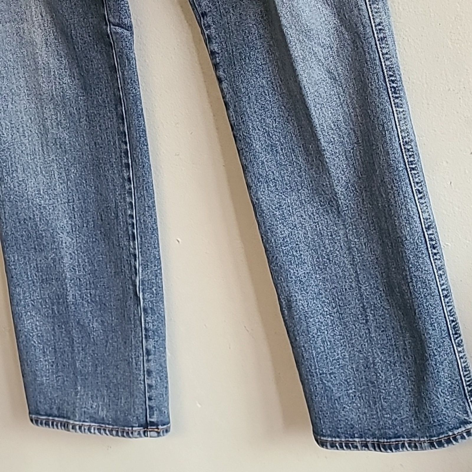 Calvin Klein Women's 6 Calvin Klein jeans medium wash denim straight leg Size 28" / US 6 / IT 42 - 4 Thumbnail