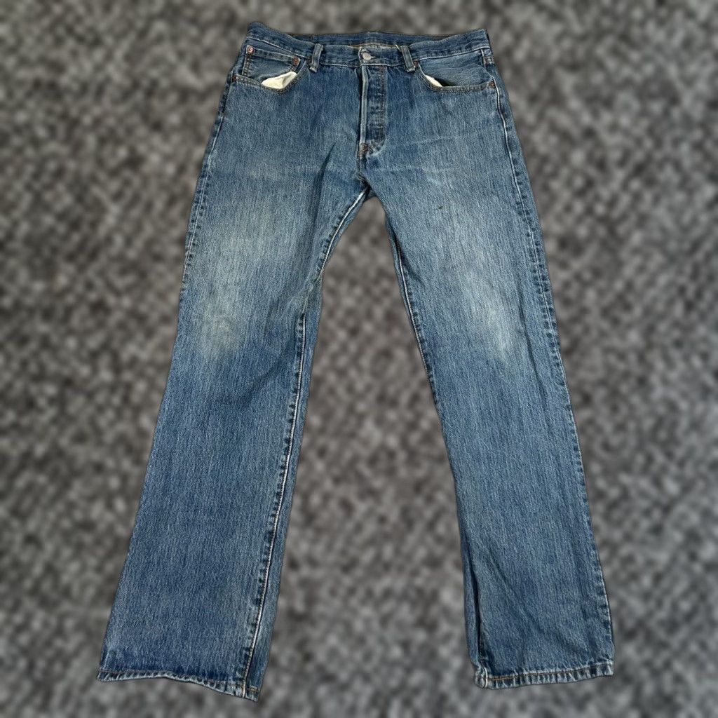 Levi's VINTAGE Levi's 501 Jeans Mens 34x34 Straight Fit Classic Denim Cotton Blue 90s Streetwear Size US 34 / EU 50 - 1 Thumbnail