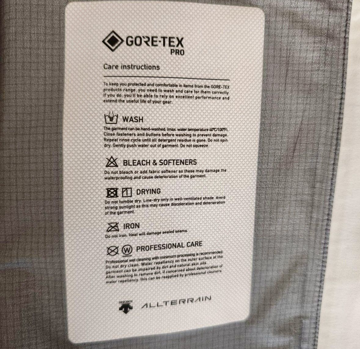 Descente DESCENTE ALLTERRAIN GORE-TEX PRO Hard Shell Coat Grey L Size US L / EU 52-54 / 3 - 5 Thumbnail