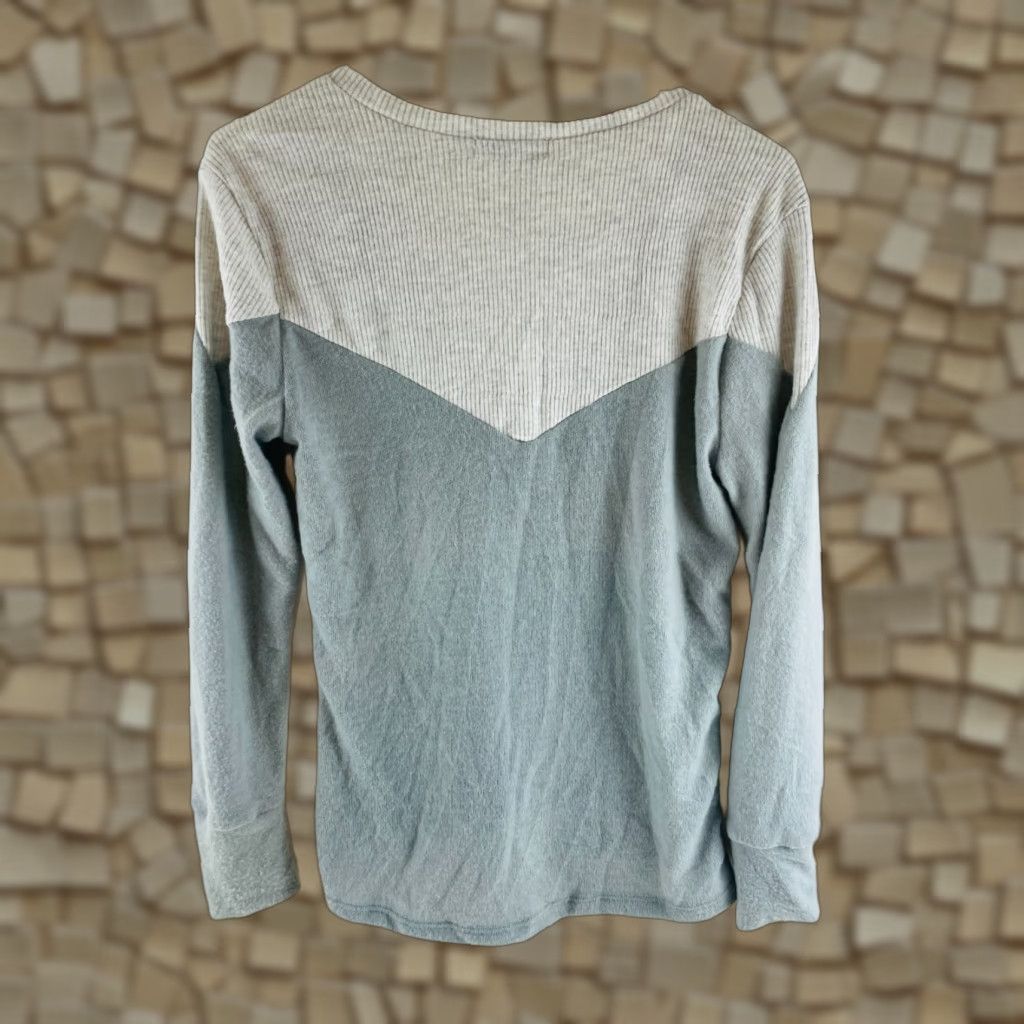 Vintage Poof New York Sweater Women's M Gray Fleece Deep V-Neck Long Sleeve NWD Vintage No Size M / US 6-8 / IT 42-44 - 1 Thumbnail