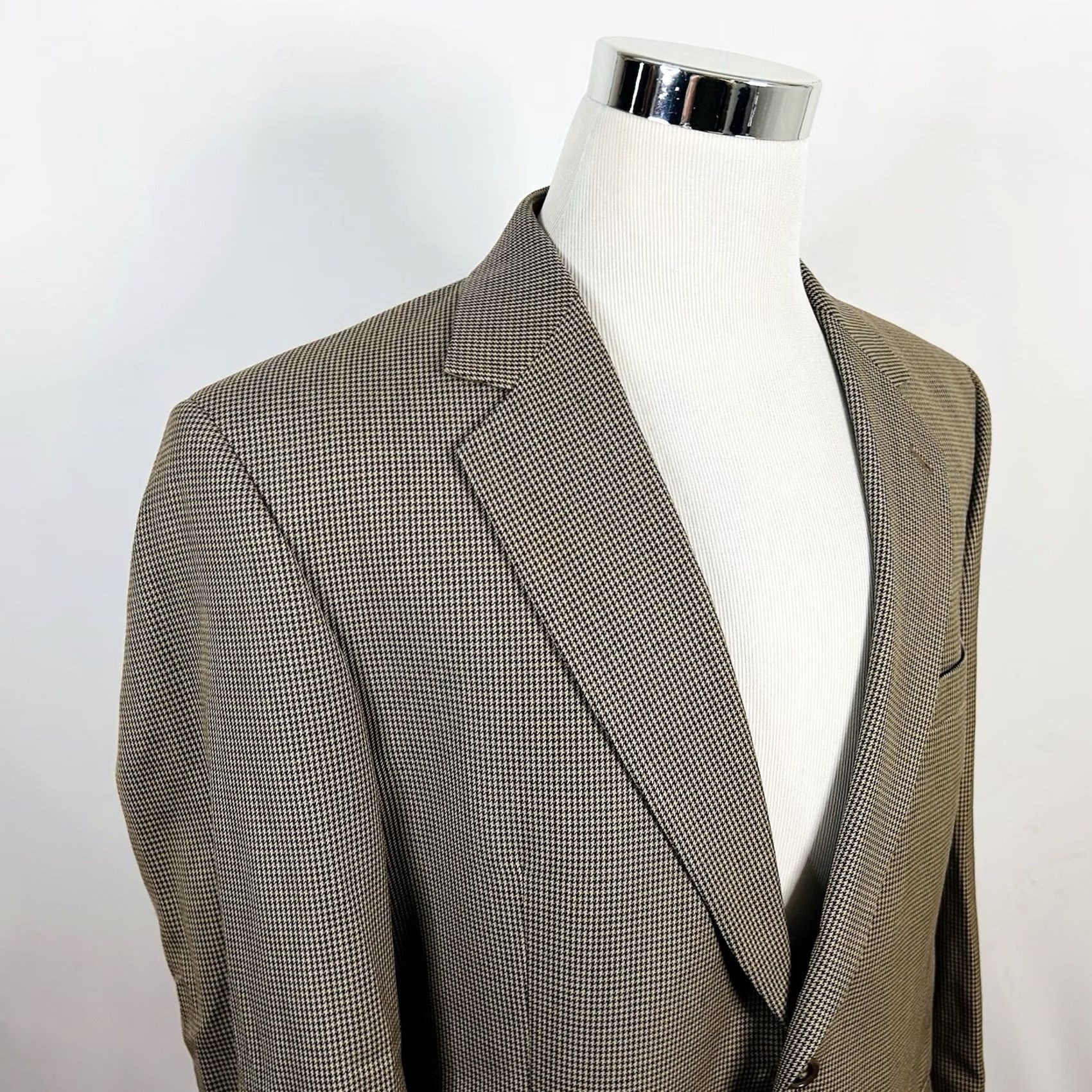 Jos. A. Bank Jos A Bank 42R Sport Coat 100% Wool Gold Houndstooth Two Button Lined Vented Jacket/Coat Mens Regular 42 Gold Wool Sport Coat Size US XS / EU 42 / 0 - 2 Thumbnail