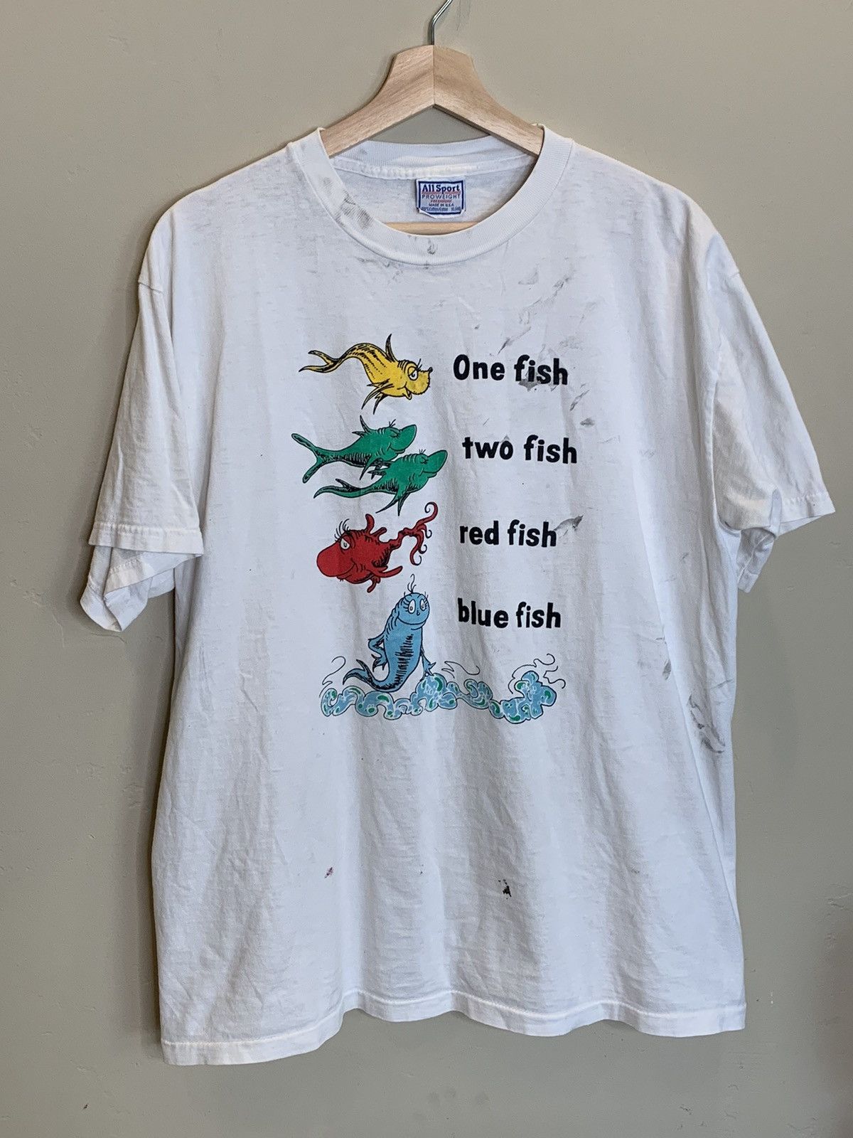 Vintage *RARE* Vintage Dr Seuss One Two Red Blue Fish AllSport Shirt Size US XL / EU 56 / 4 - 1 Thumbnail