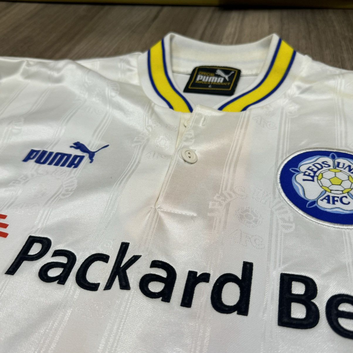 Puma Leeds 97/98 home shirt Size US L / EU 52-54 / 3 - 4 Thumbnail