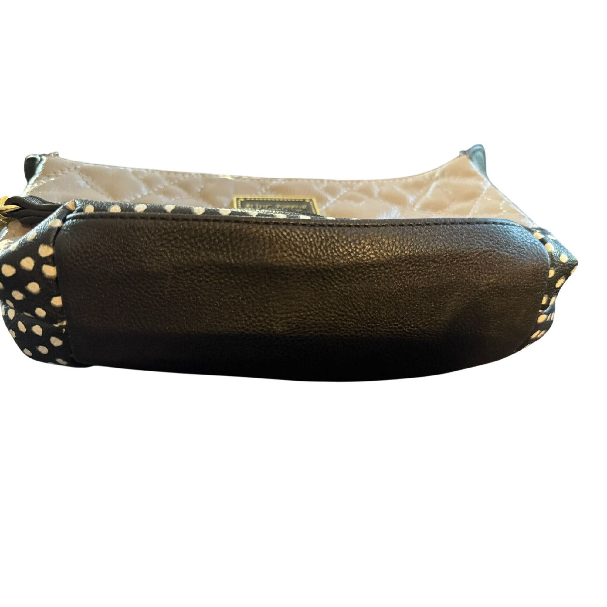 Betsey Johnson Betsey Johnson Quilted Heart Wristlet Beige and Black With P Size ONE SIZE - 3 Thumbnail