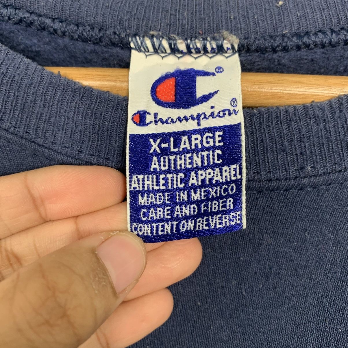 Champion Vintage Champion Crewneck Sweatshirt Size US XL / EU 56 / 4 - 11 Thumbnail