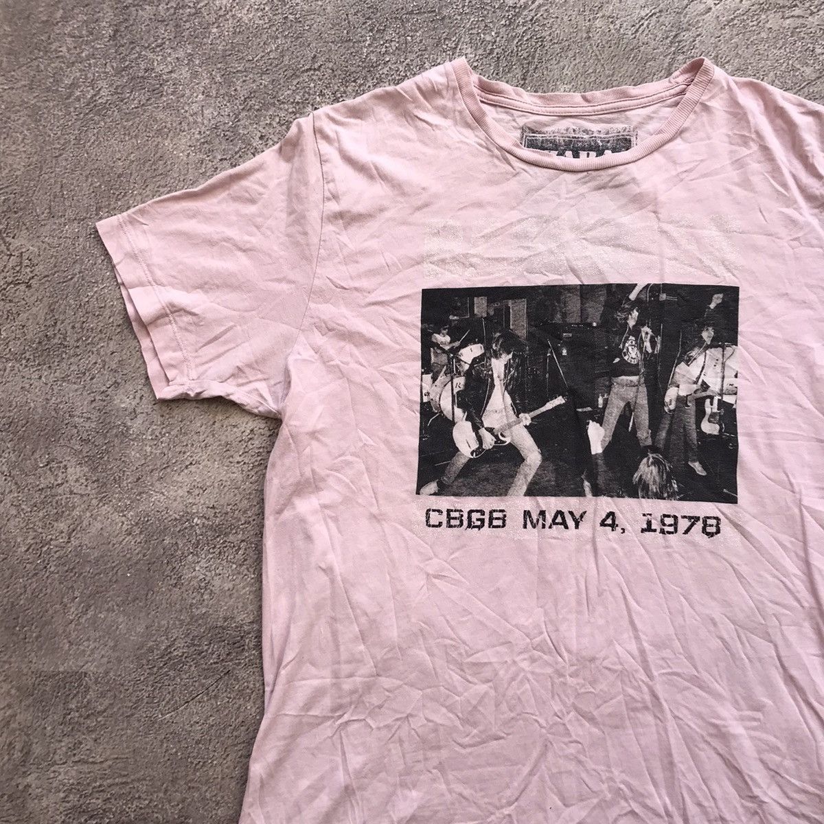 Vintage Vintage 90s Sun Faded Graphic Tee Band Archive Grunge Boxy M Size US M / EU 48-50 / 2 - 2 Thumbnail