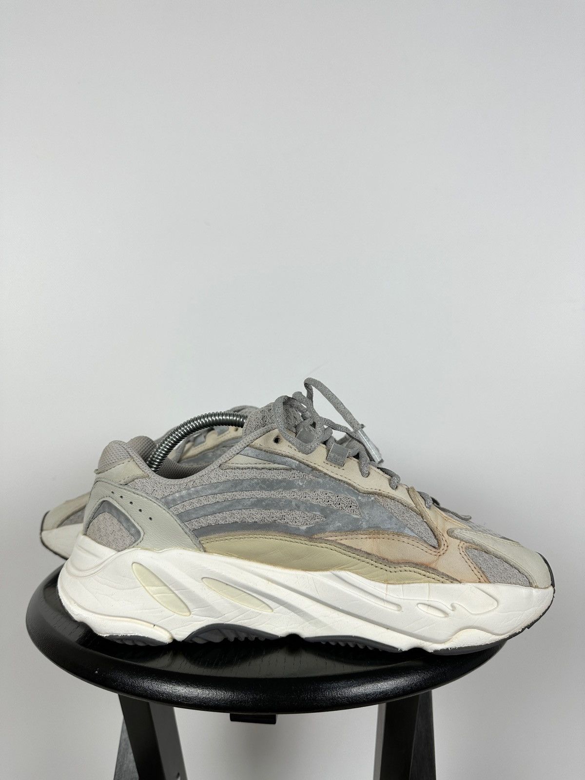 Adidas Adidas Yeezy Boost 700 V2 Cream Sneakers Size US 9.5 / EU 42-43 - 11 Thumbnail