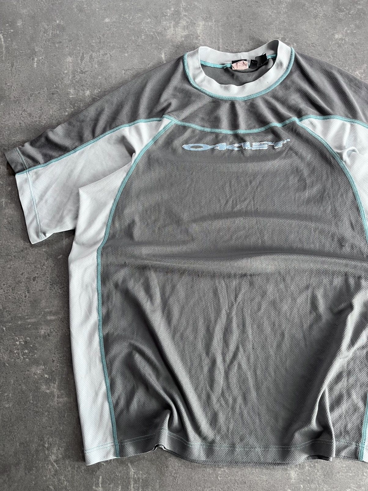 Oakley 00s Oakley Vintage Big Cracked Logo Jersey Tee L Rare Size US L / EU 52-54 / 3 - 3 Thumbnail