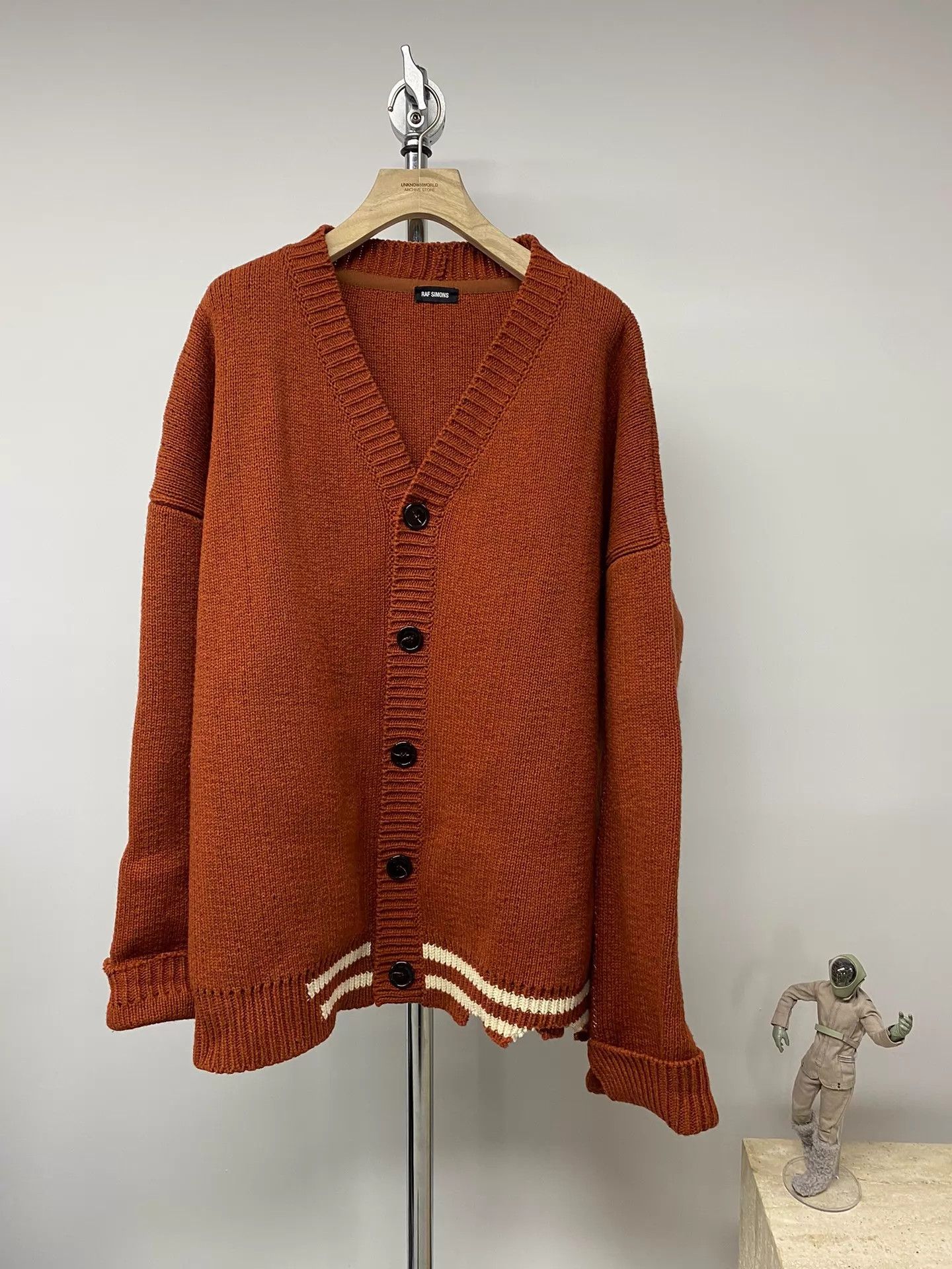 Raf Simons Raf Simons 16FW Distressed V-neck Wool Cardigan One Size Size US M / EU 48-50 / 2 - 1 Thumbnail