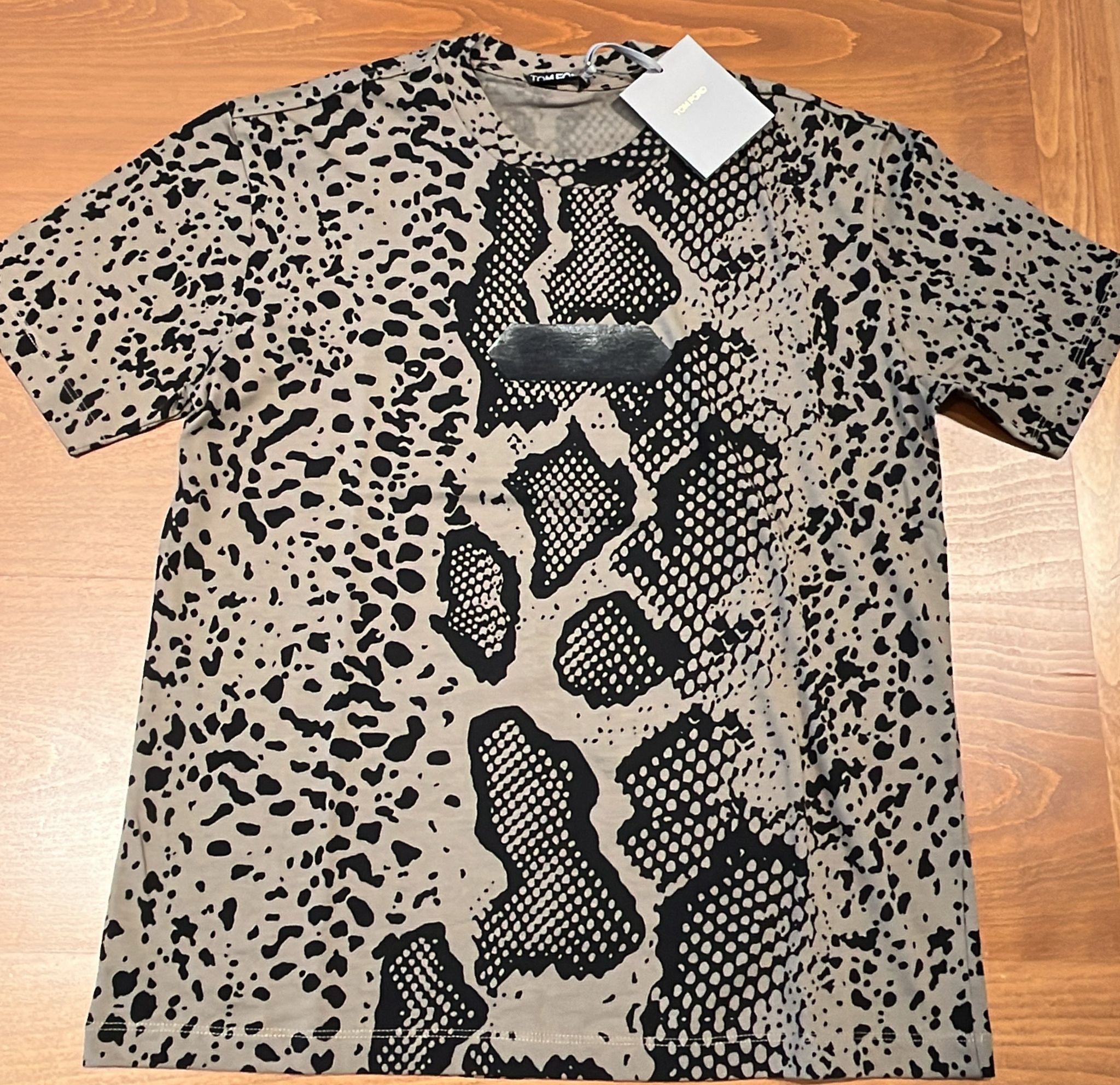 Tom Ford o1sndg0825 TFJ928 T-Shirt in Beige/Black Size US M / EU 48-50 / 2 - 1 Preview