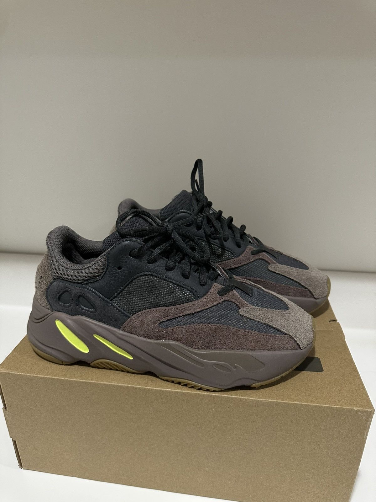 Yeezy Yeezy boost 700 mauve Size US 8.5 / EU 41-42 - 1 Thumbnail